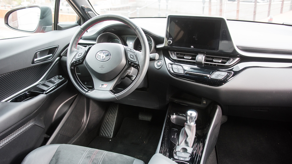 Toyota-C-HR-interieur