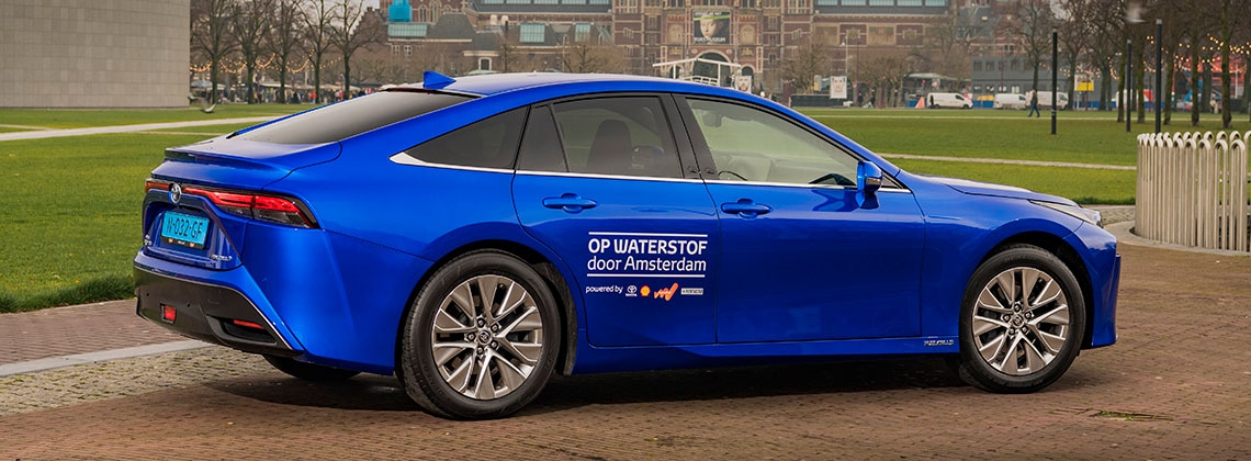 Toyota-Mirai-Rentacab-Amsterdam-pilot-Mirai-back.jpg