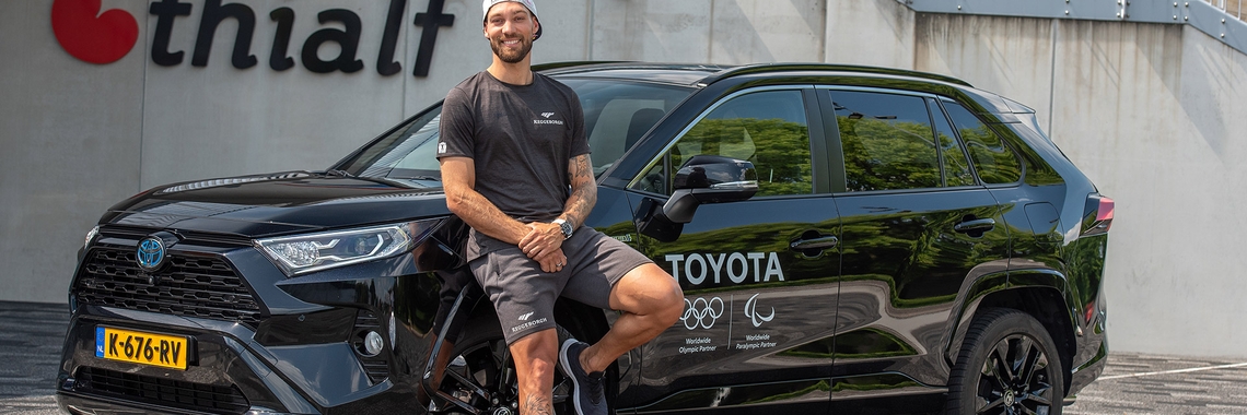 De-start-van-schaatser-Kjeld-Nuis-Toyota-World-header